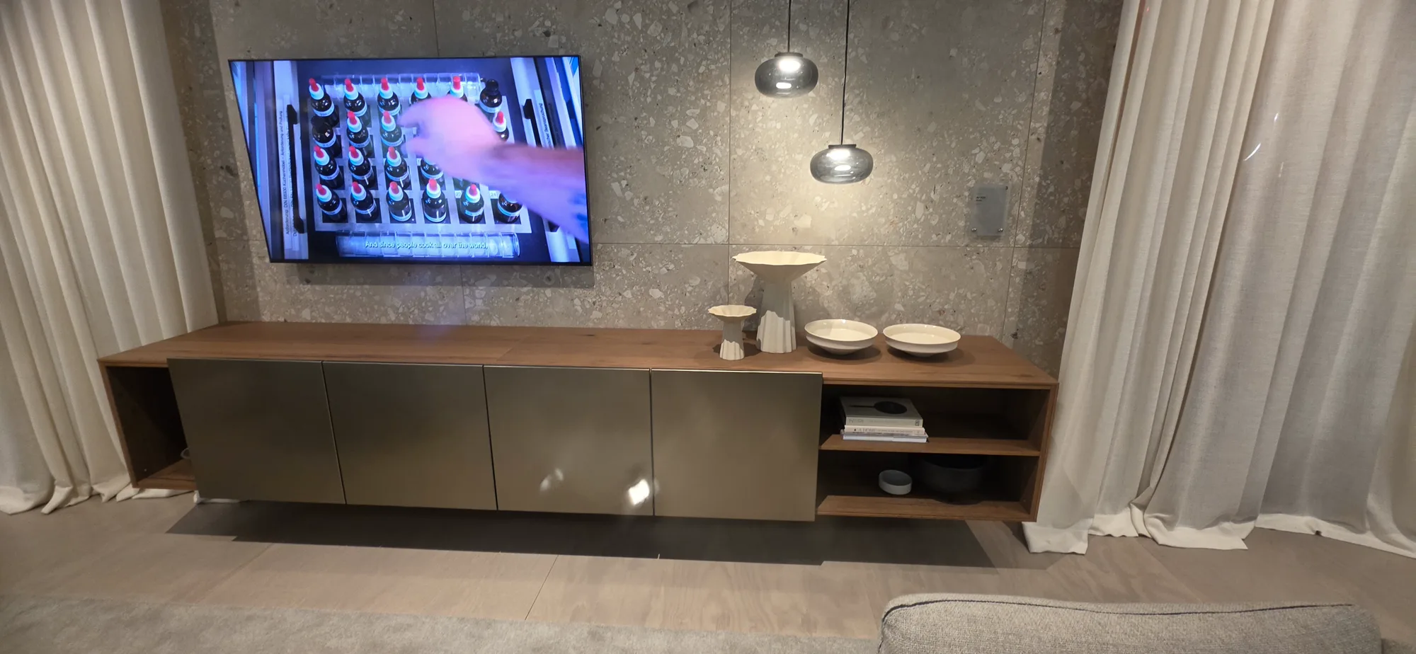 Komoda i zabudowa strefy telewizyjnej